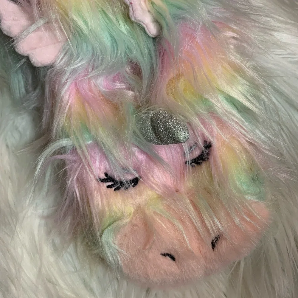 OOOH GEEZ OOOH YEAH rainbow funcky unicorn novelty slipper socks NWT one size